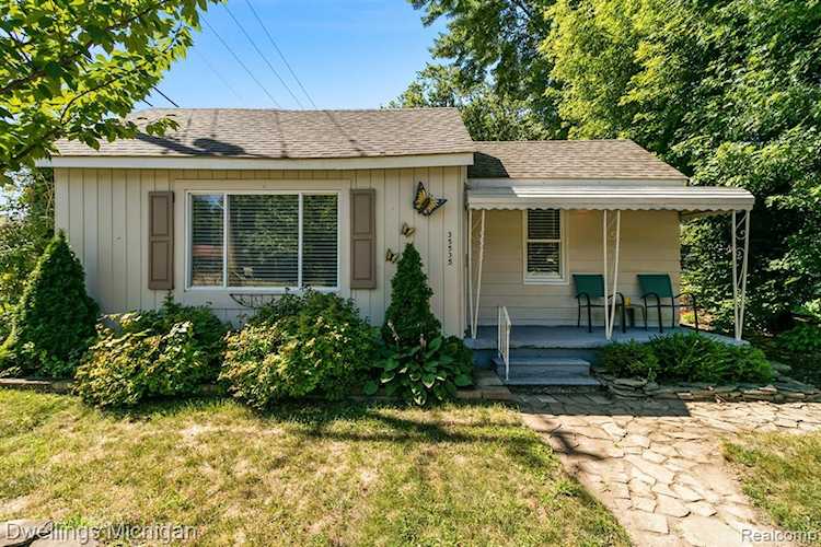 35535 Cherry Hill Rd Westland, MI 48186 home for sale, MLS#20221023328 | Dwellings Michigan Real Estate Photo 1