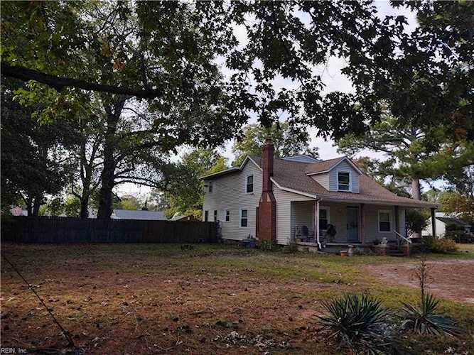 124 S Fifth St Hampton, VA 23664