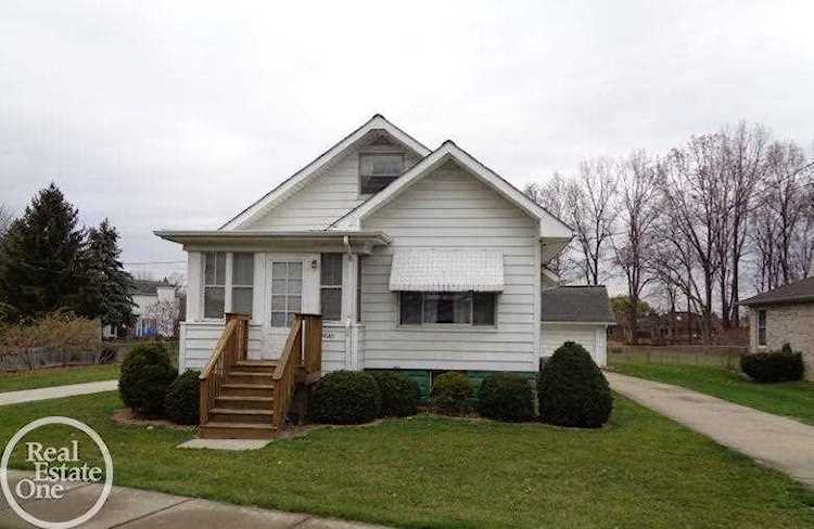 18201 Canal Rd Clinton Township, MI 48038