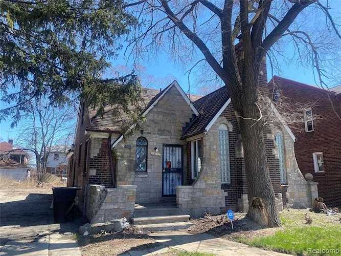 10849 E Outer Dr Detroit, MI 48224