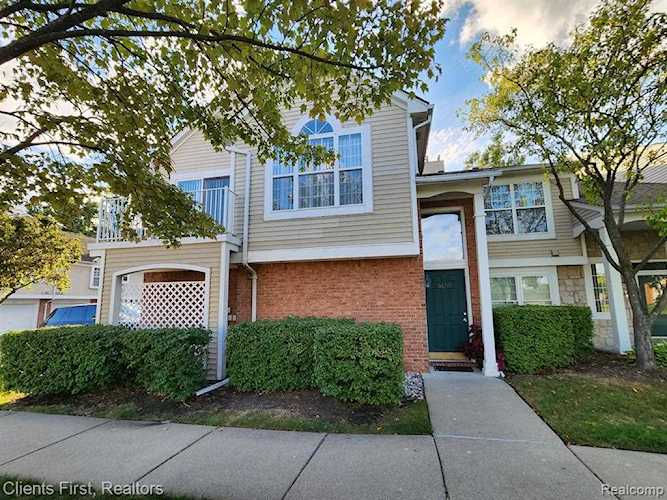 56711 Scotland Shelby Twp, MI 48316
