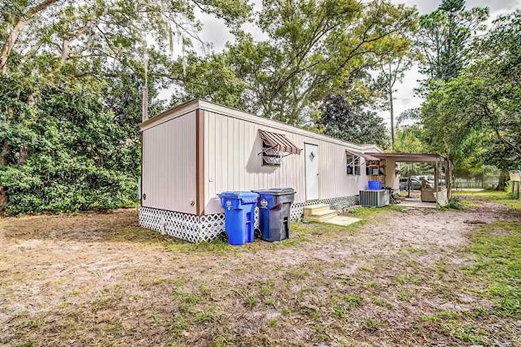902 Montana Ave Lutz, FL 33548