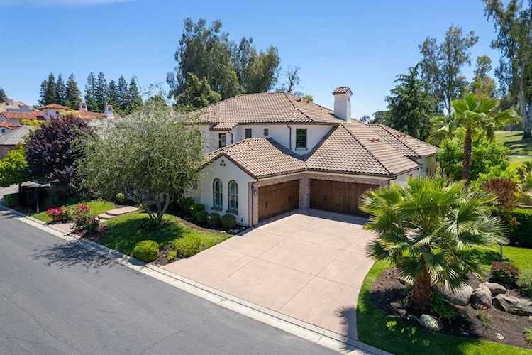 1351 E Carlyle Way Way Fresno, CA 93730 | MLS 582855 Photo 1
