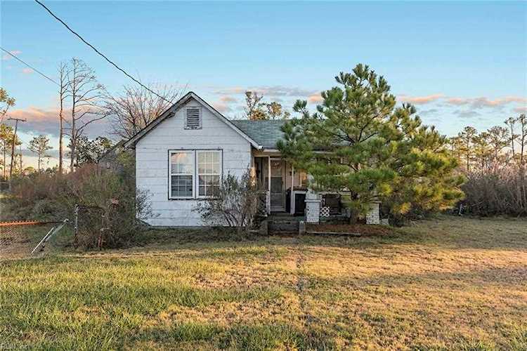 221 Messick Rd Poquoson, VA 23662