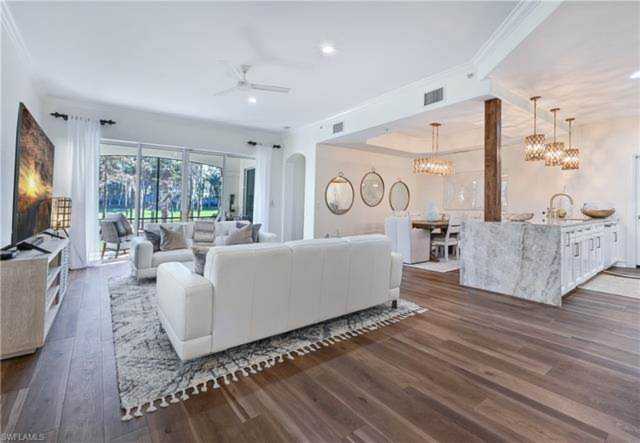 2834 E Tiburon Blvd #101 Naples, FL 34109