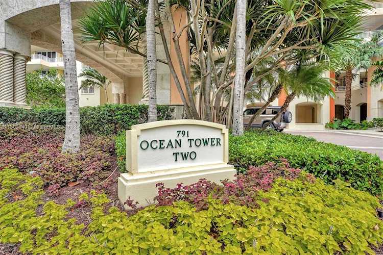 791 Crandon Blvd #301 Key Biscayne, FL 33149