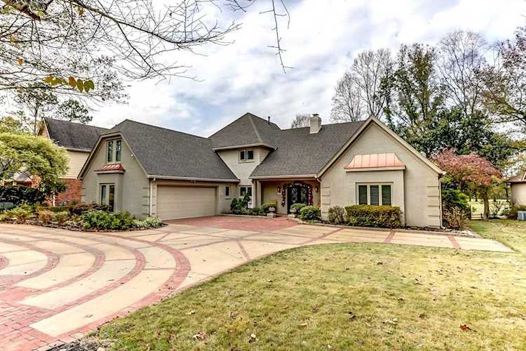 2803 W Levee Oaks Dr Collierville, TN 38017