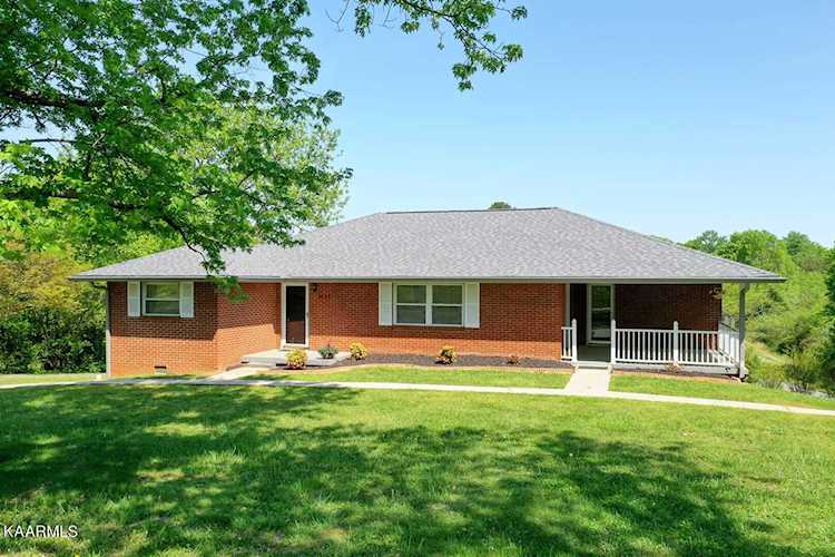 2563 Sevierville Rd Maryville, TN 37804