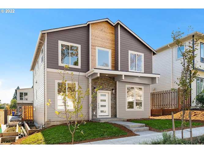 3854 SW Baird ST Portland, OR 97219