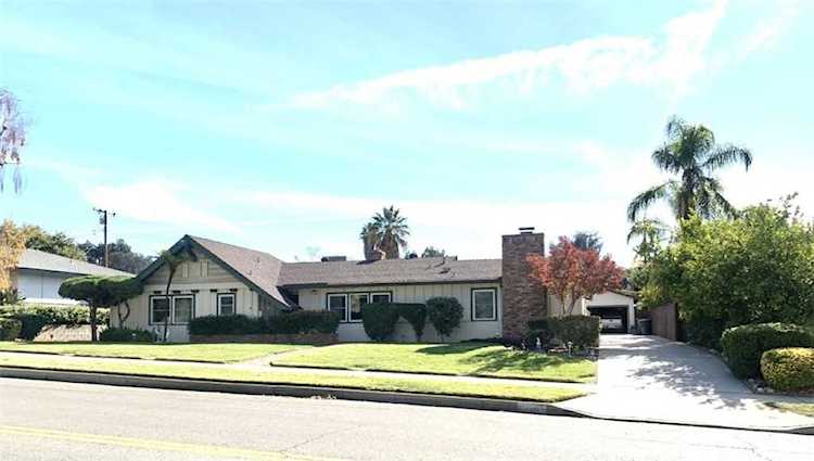 206 E N Sunset Dr Redlands, CA 92373