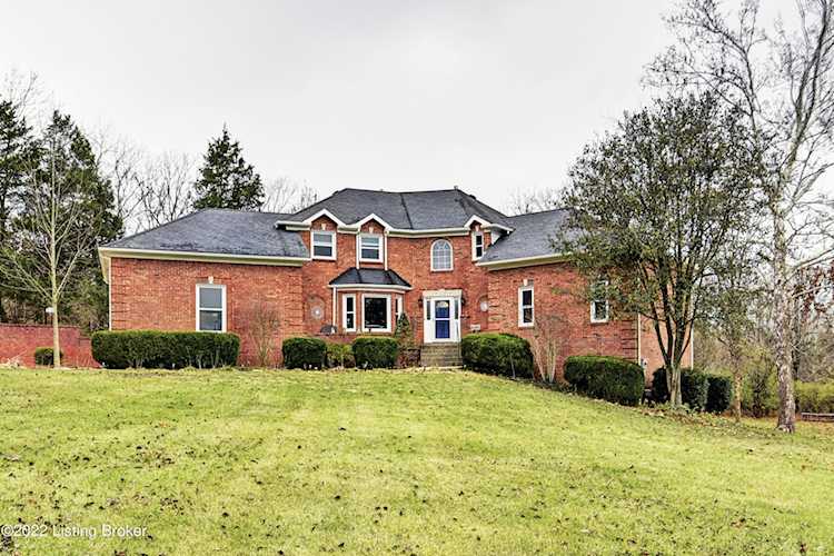 5911 Centerwood Dr Crestwood, KY 40014