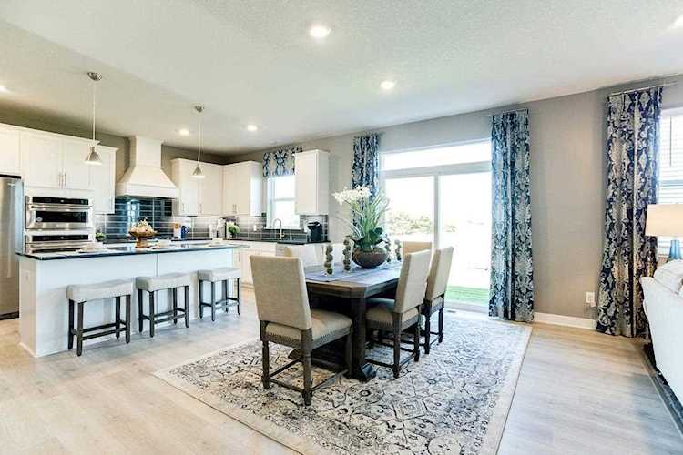 1821 Aztec Avenue Shakopee, MN 55379