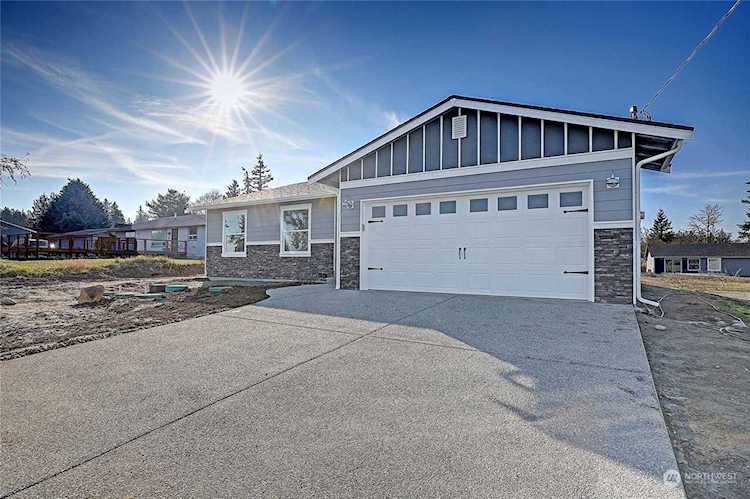 1918 S Edgewood Dr Camano Island, WA 98282