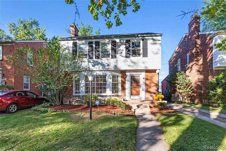 5212 Hillcrest St Detroit, MI 48236 | MLS 2210078442 Photo 1