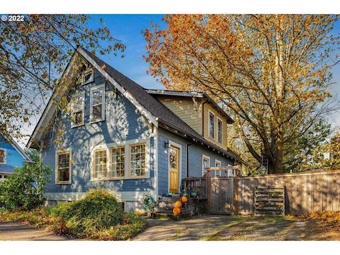 915 N Simpson ST Portland, OR 97217
