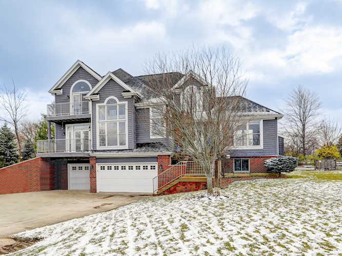 5450 Half Round Rd Oswego, IL 60543