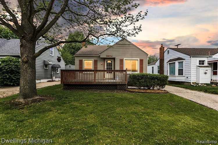 2904 Crooks Rd Royal Oak, MI 48073 home for sale, MLS#2220038237 | Dwellings Michigan Real Estate Photo 1
