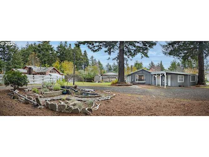734 Michigan Bandon, OR 97411