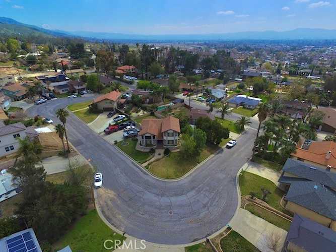 135 Viento Way San Bernardino, CA 92404