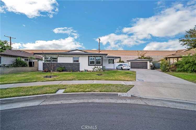 1473 E Rosewood Ave Anaheim, CA 92805