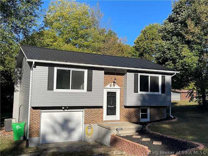 9935 Pine St NE New Salisbury, IN 47161