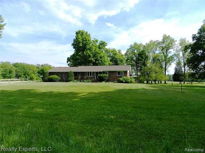 8730 Liss Rd Augusta Twp, MI 48191 | MLS 2210041588 Photo 1