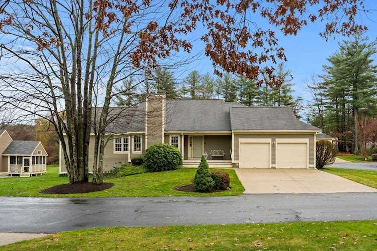 16 Spyglass Point Circle Bedford, NH 03110