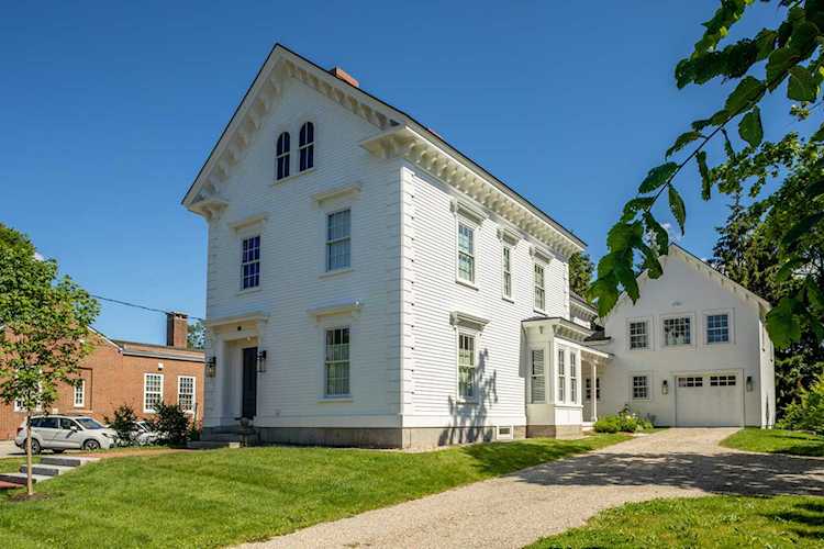 3 Temple St Kennebunkport, ME 04046