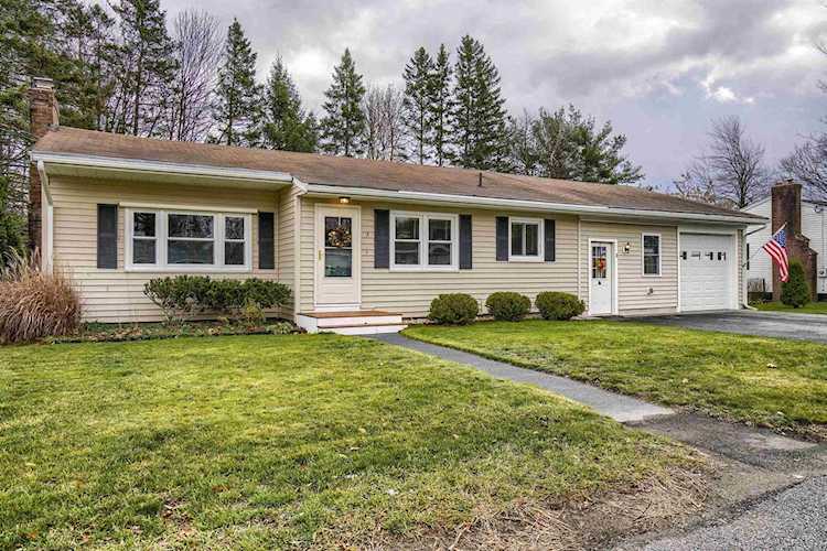 3 Bonnie Dr Exeter, NH 03833