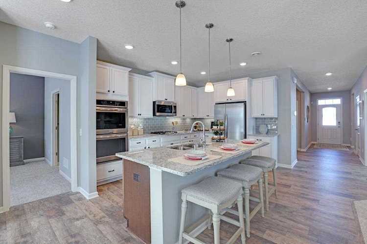 18345 Hamby Way Lakeville, MN 55044