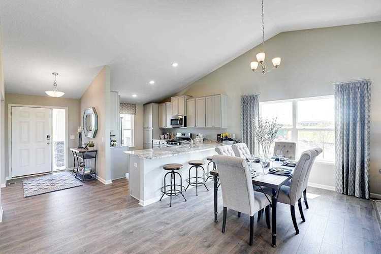 18042 Heirloom Court Lakeville, MN 55044