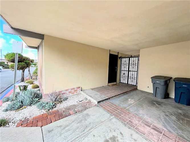 25 Merit Park Dr Gardena, CA 90247