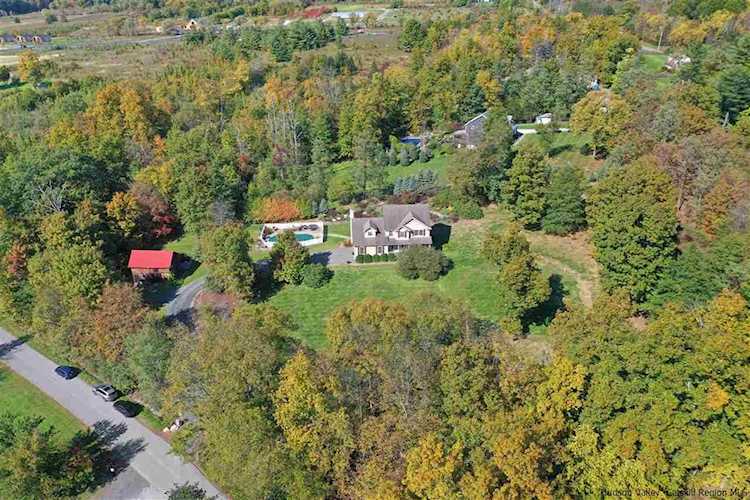 35 Tuthilltown Rd Gardiner, NY 12525