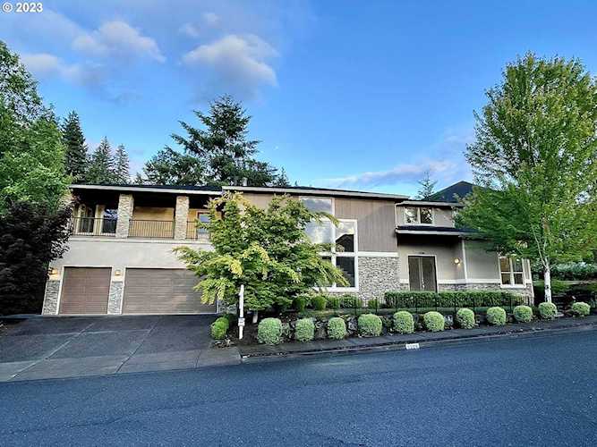 2526 NW Maryland ST Camas, WA 98607