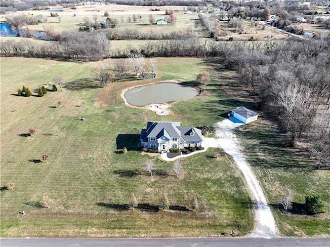 4070 Hackberry Ln Bates City, MO 64011