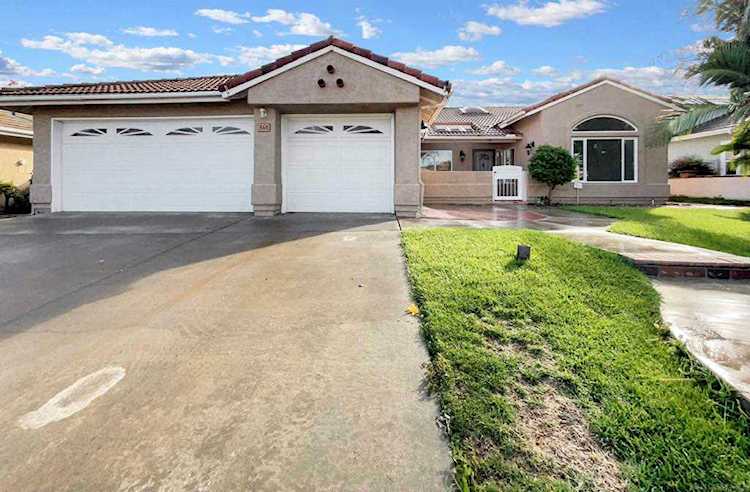 868 Muirfield Dr Oceanside, CA 92058