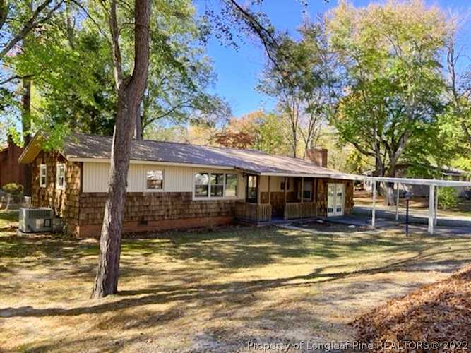 2406 Caroline Dr Sanford, NC 27330