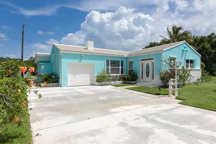2232 SW Canal Street Stuart, FL 34997