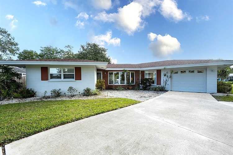 6721 Stillwater WAY Sarasota, FL 34231