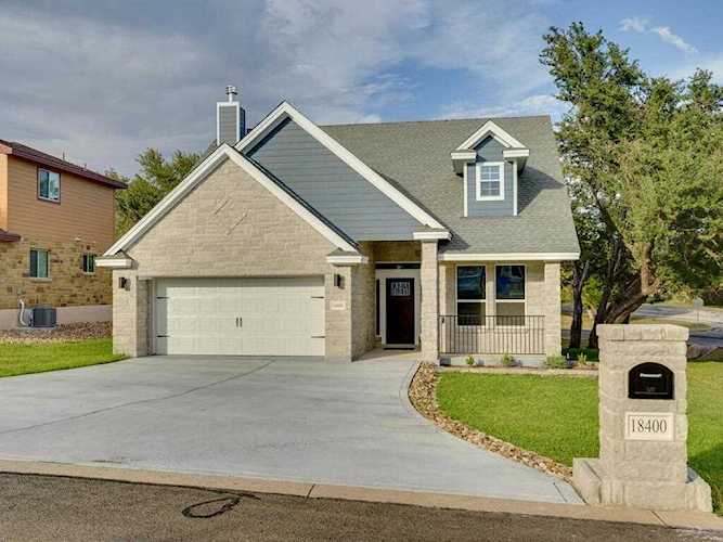 18400 Masters CIR Point Venture, TX 78645