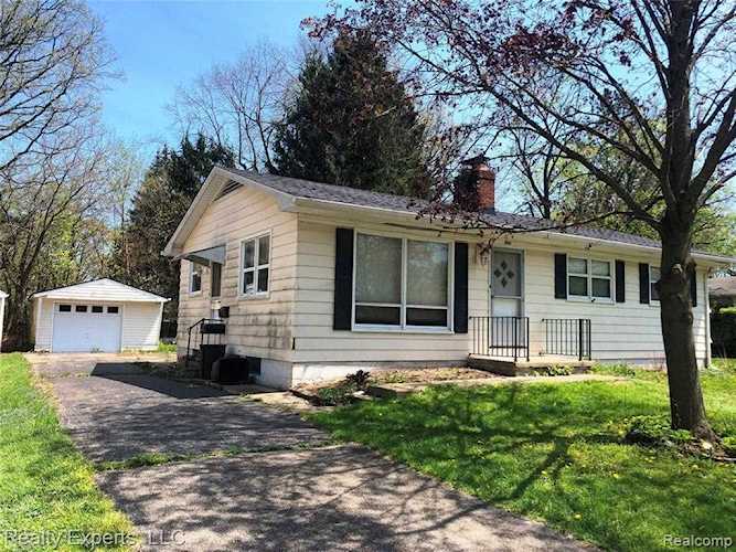 800 Church St Milan, MI 48160 | MLS 2220035082 Photo 1