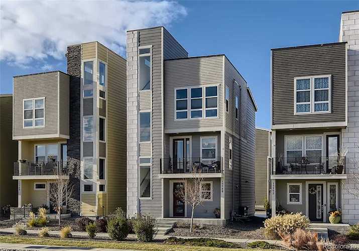 15748 E Broncos Place Centennial, CO 80112