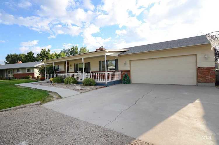 4024 Chicago St Nampa, ID 83686-8909