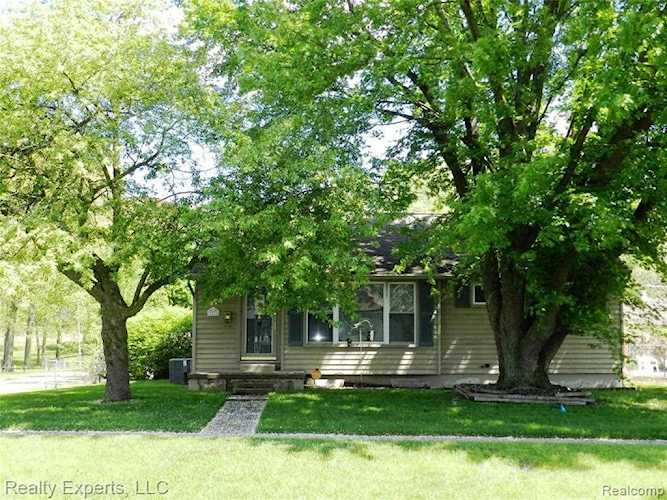1211 Shirley Dr Ypsilanti Twp, MI 48198 | MLS 2220037083 Photo 1