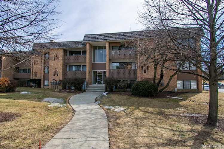 2104 Pauline Blvd Apt 206 Ann Arbor, MI 48103 | MLS 2220015123 Photo 1