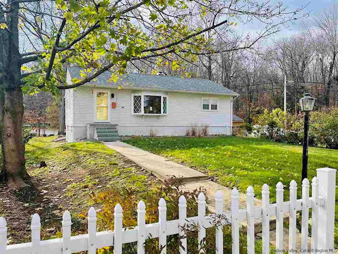 20 Grove St Highland, NY 12528