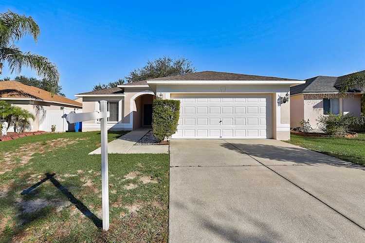 3108 Summer House Dr Valrico, FL 33594