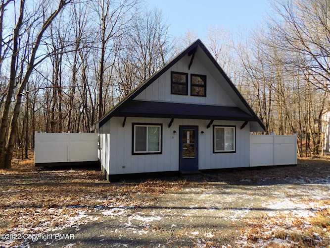 57 Lenape Trl Albrightsville, PA 18210