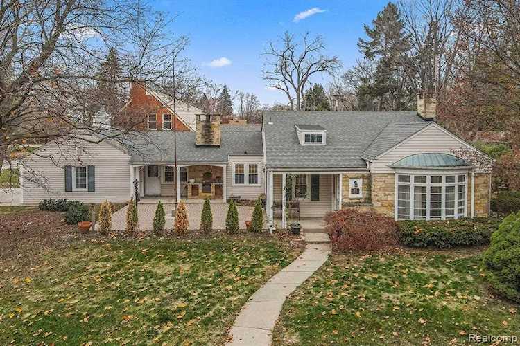 20 Danvers Ln Dearborn, MI 48120 | MLS 20221062110 Photo 1