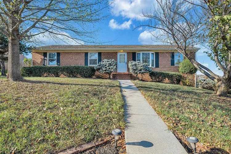 5110 Jonathan Roanoke, VA 24019